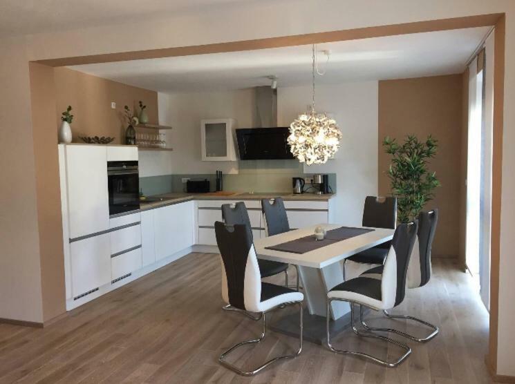 Koblenz Sued Exklusive Und Zentrale Designer Wohnung Exteriör bild